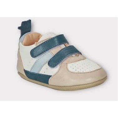 My pre trainer velcro blue